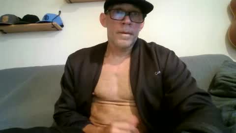 wingnutt765733 online show from December 1, 3:54 pm