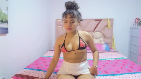  Winnifer Gonzalez  online show from February 5, 3:43 am