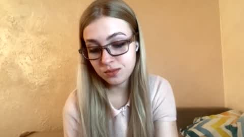 Snapshot of winnifredtrudillo chatting on September 30, 2:27 pm Kris online show from September 30, 2:27 pm