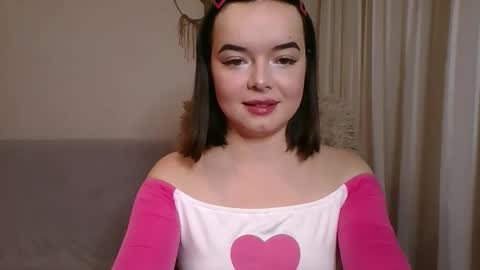 Snapshot of winter__white_rose chatting on October 21, 5:05 pm Emma online show from October 21, 5:05 pm