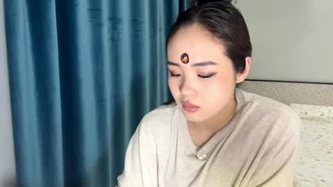 Amina online show from February 19, 3:44 pm