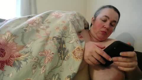 Annie online show from March 10, 9:29 pm