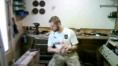 Snapshot of wolf021221 chatting on September 13, 10:39 am wolf021221 online show from September 13, 10:39 am