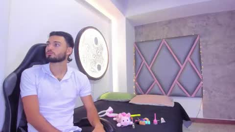 Nicolas Y Laura online show from March 19, 11:26 am