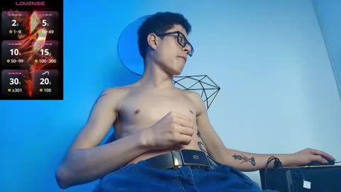 Snapshot of wolfan_sky chatting on September 27, 12:47 pm W O L F online show from September 27, 12:47 pm