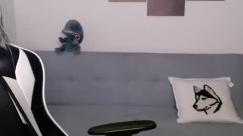 Alex online show from March 4, 1:23 am