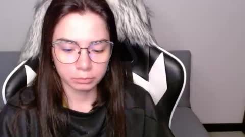 Alex online show from November 17, 3:31 am