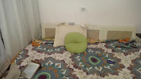 Snapshot of women_pleasures chatting on March 7, 8:44 pm women_pleasures online show from March 7, 8:44 pm