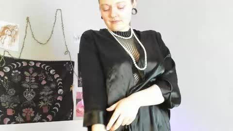 wonderconnie online show from September 13, 12:51 pm