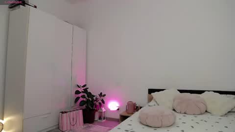 Amalia online show from July 25, 12:25 pm