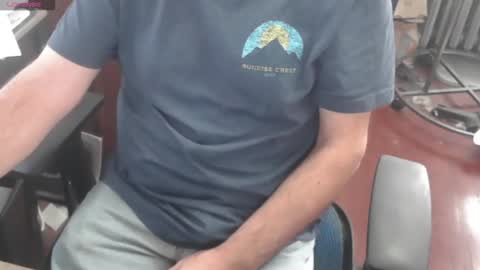 Snapshot of woodworker6473 chatting on October 1, 12:59 pm woodworker6473 online show from October 1, 12:59 pm