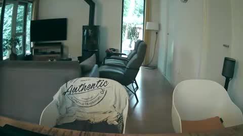 woodwurm and Snoeske online show from September 27, 6:22 am