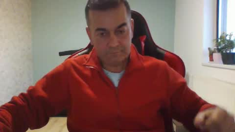 Snapshot of wxdj chatting on February 9, 3:23 pm RealBoy online show from February 9, 3:23 pm