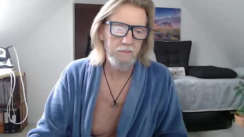Snapshot of wyattearp64 chatting on December 18, 12:18 pm WyattEarp64 online show from December 18, 12:18 pm