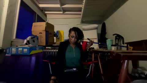 Snapshot of wynterheat chatting on February 27, 4:57 am Wynter Heat online show from February 27, 4:57 am