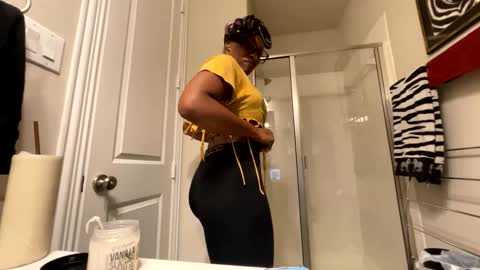 Snapshot of wynterheat chatting on September 20, 12:08 pm Wynter Heat online show from September 20, 12:08 pm