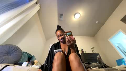 Snapshot of wynterheat chatting on October 15, 4:27 am Wynter Heat online show from October 15, 4:27 am