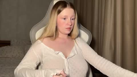 Snapshot of x__ivy_x chatting on October 5, 5:09 pm eva online show from October 5, 5:09 pm