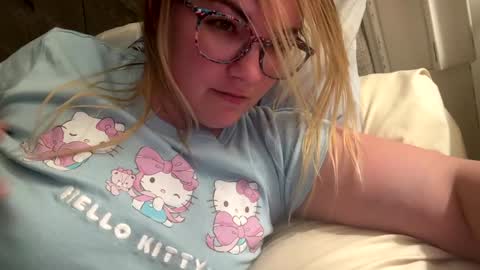 Snapshot of x_dreamgirl_x chatting on September 12, 7:21 am Mariah online show from September 12, 7:21 am