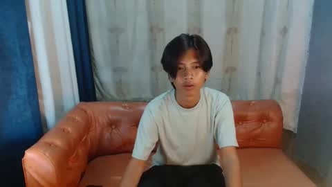 x_lee06 online show from February 11, 12:31 pm