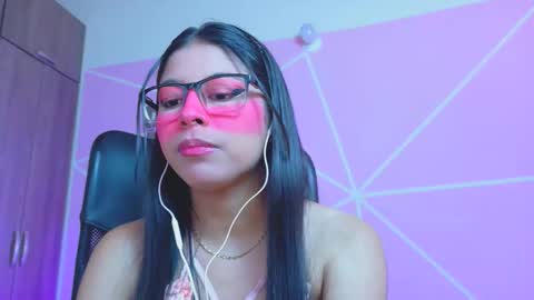 XALLYSONX online show from May 4, 1:06 pm