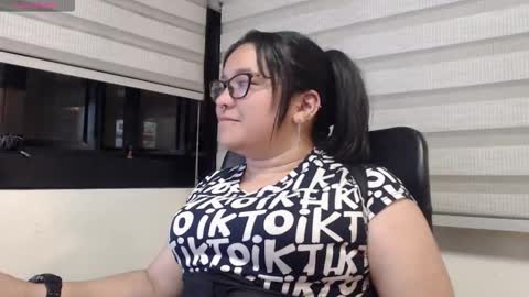 xander_taylor_ online show from December 18, 6:31 am