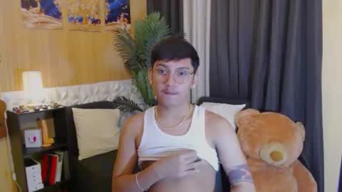Snapshot of xcigbatecum chatting on October 8, 2:01 pm Charlie online show from October 8, 2:01 pm