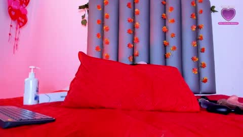 xdeisy online show from April 11, 7:45 am