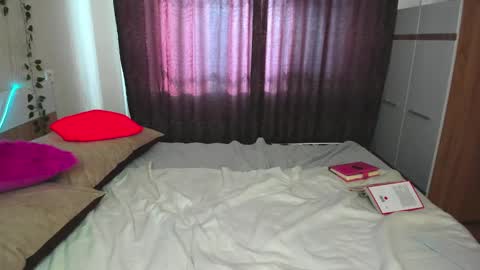 Snapshot of xeva_angelx chatting on March 3, 4:36 am Xeva Angels online show from March 3, 4:36 am