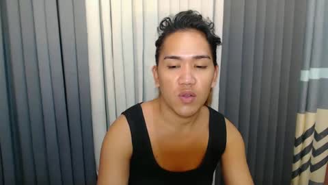 GWEN THOMPSON .......   online show from February 28, 9:58 am