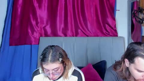 xialee and Lio online show from February 8, 8:52 am