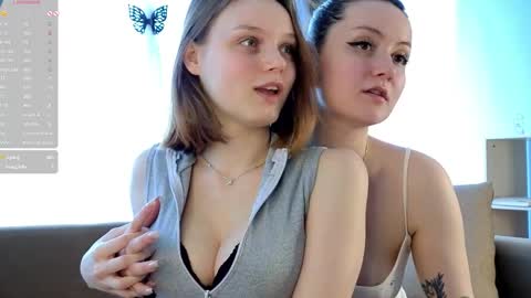 Luna and Lina online show from April 7, 4:47 am