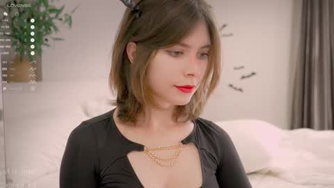 Xiawa short hair and Zira blondie online show from November 3, 4:57 am