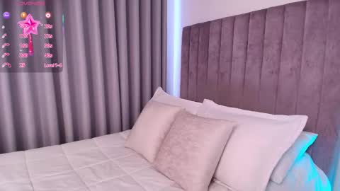 XIMENA LOPEZ online show from May 14, 6:06 pm