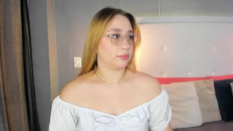  ximena  online show from April 7, 1:13 pm