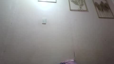 xjuicytits online show from May 29, 11:58 pm