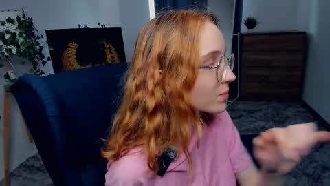 Snapshot of xo_lil_dream chatting on October 7, 7:15 am Kylie online show from October 7, 7:15 am