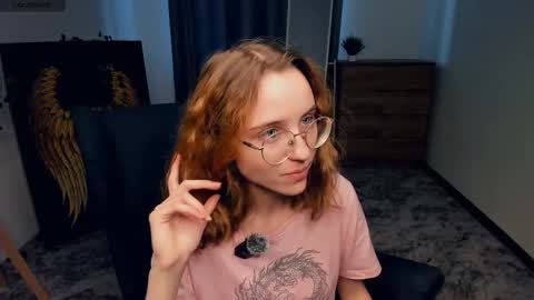 Snapshot of xo_lil_dream chatting on September 15, 7:32 am Kylie online show from September 15, 7:32 am