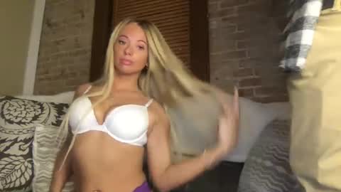 xoprincesspeachxo online show from November 9, 10:56 pm