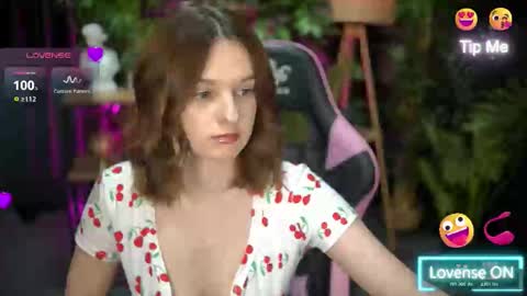 xoxo_molly online show from December 18, 8:15 pm