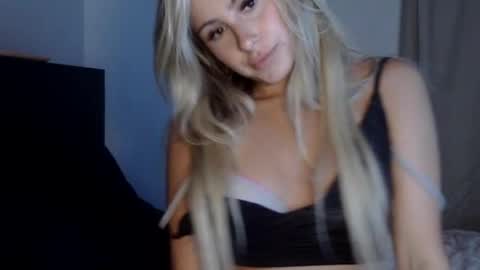 Lacey Loo online show from July 10, 1:43 am