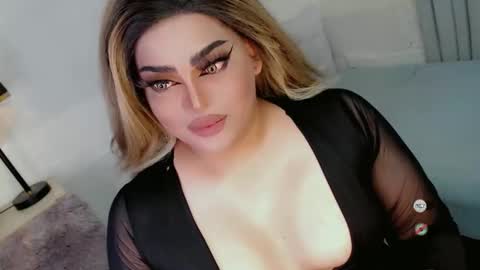 Snapshot of xsabbylicious69 chatting on October 12, 2:15 am xsabbylicious69 online show from October 12, 2:15 am