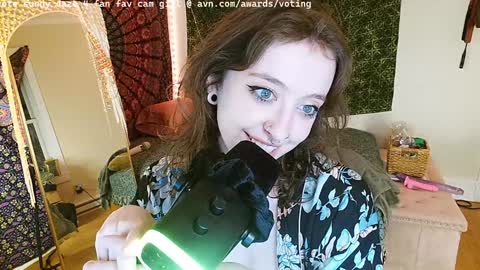 Sunny Daze online show from January 1, 4:18 am