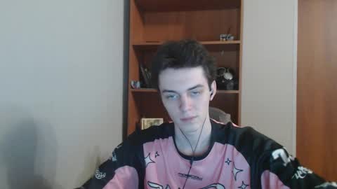 traqqq online show from October 30, 9:15 pm