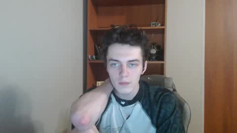 traqqq online show from November 18, 8:23 pm