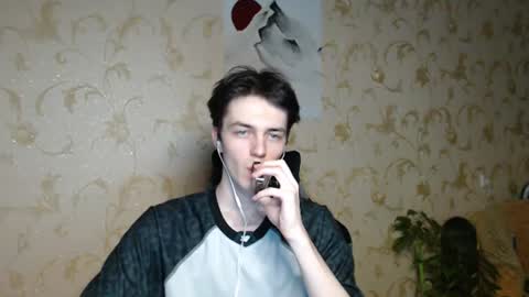 traqqq online show from June 13, 9:03 pm