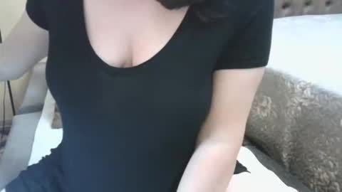 HotMomAlex online show from May 19, 7:10 pm