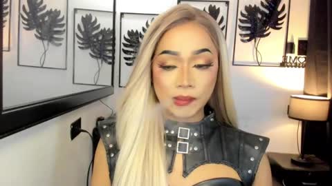 xxasian_goddessxx online show from May 13, 3:43 pm