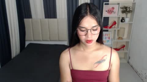 CHLOES ROOM online show from September 8, 5:56 pm