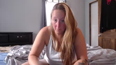 xxgirlnxtdoorxx online show from December 7, 5:26 pm